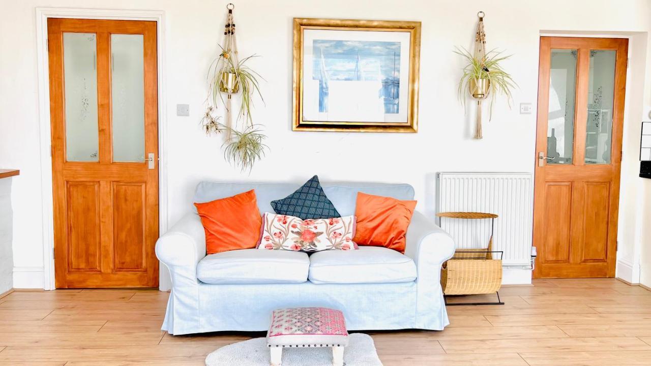 Gordy Hall -Sea Facing Welsh Cottage With Stunning Views Pendine Exterior foto